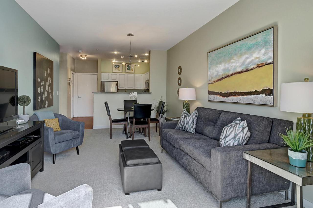 City Water View Oasis With Pool & Gym Near Cruise In Heart Of Seattle Exterior photo